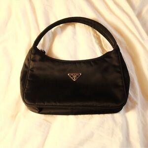 Authentic vintage Prada tessuto nylon bag - black